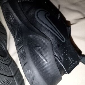 Nike Toddler Boys, Black.  Size 10.5